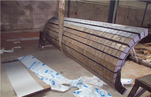 濕式磁選機，生活中的濕式磁選機節(jié)奏也夾雜在標(biāo)點中_工作原理_釩鈦鐵礦生活中的濕式磁選機節(jié)奏也夾雜在標(biāo)點中型號參數(shù)及磁場強度